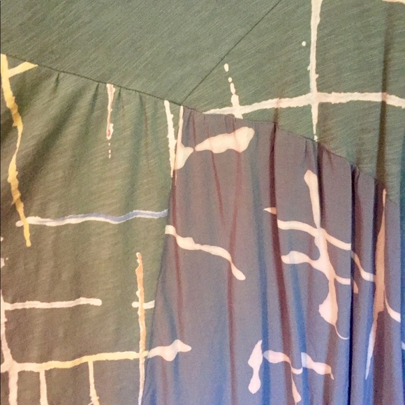 Akemi + Kim NWOT flowy top - Picture 5 of 5